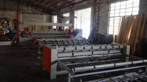 WXQ一260型臥式旋切機